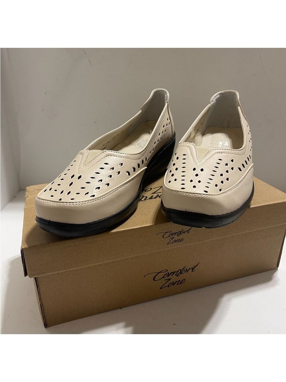 Comfort Zone Women's Cream Loafers with Cutout Design